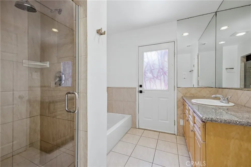 5521 Mclennan Avenue Encino, CA 91436