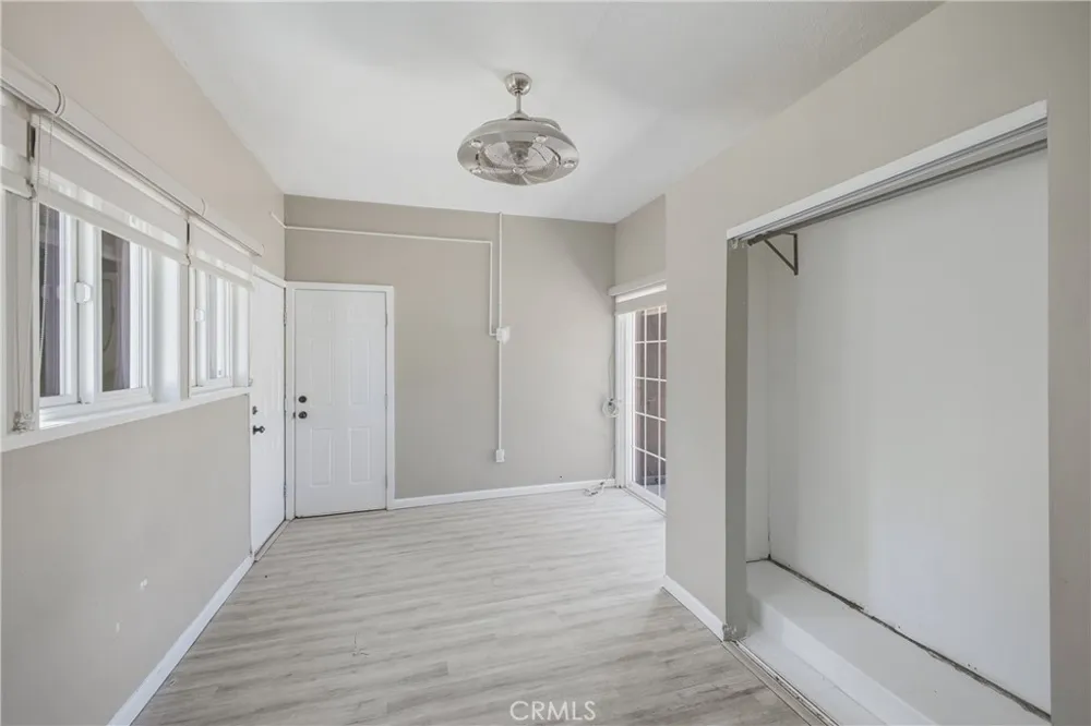 5521 Mclennan Avenue Encino, CA 91436