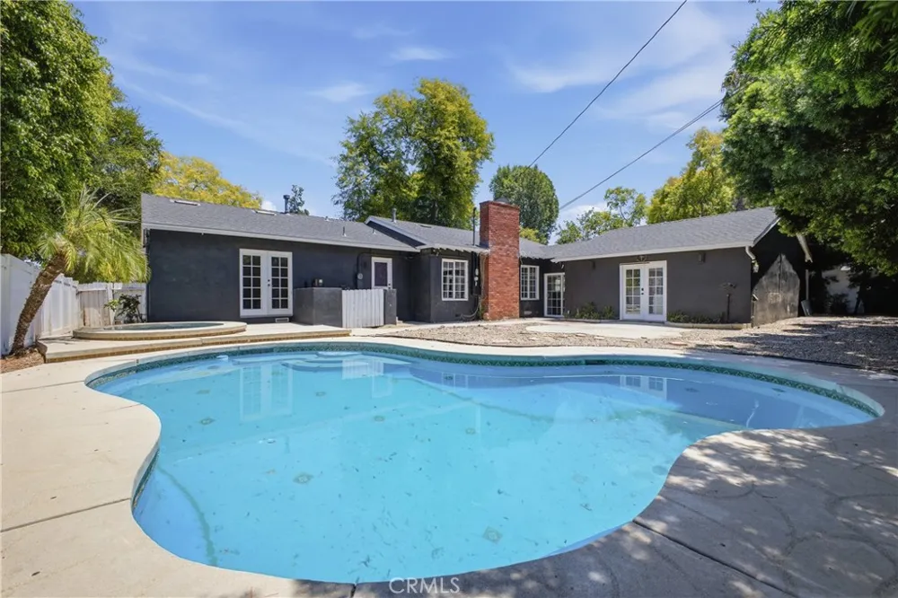 5521 Mclennan Avenue Encino, CA 91436