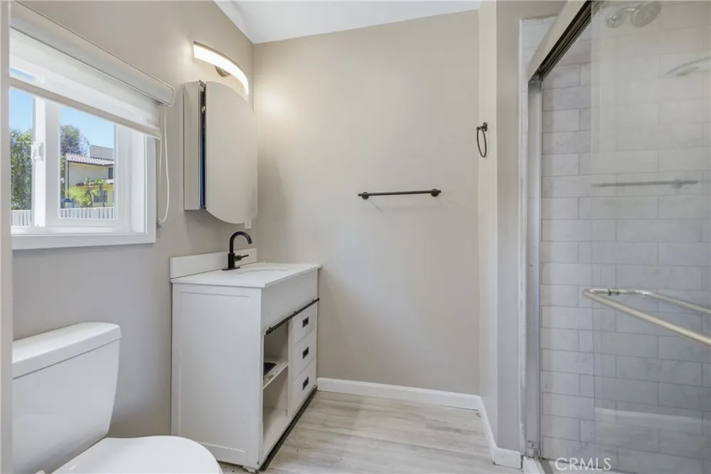 5521 Mclennan Avenue Encino, CA 91436