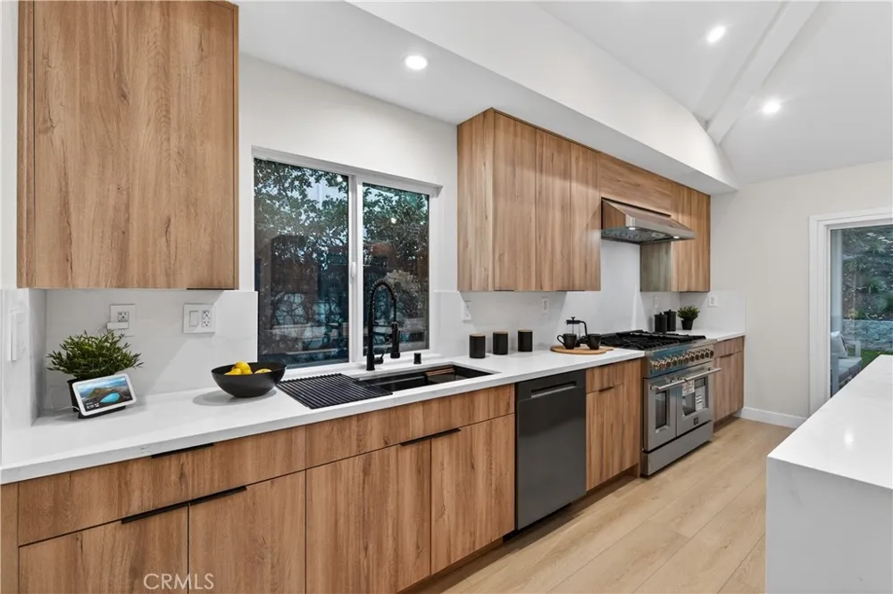 5506 Forest Cove Lane Agoura Hills, CA 90301