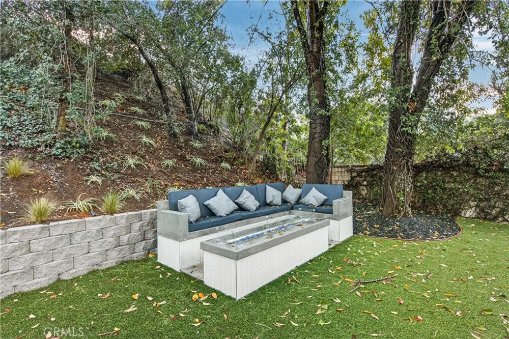 5506 Forest Cove Lane Agoura Hills, CA 90301