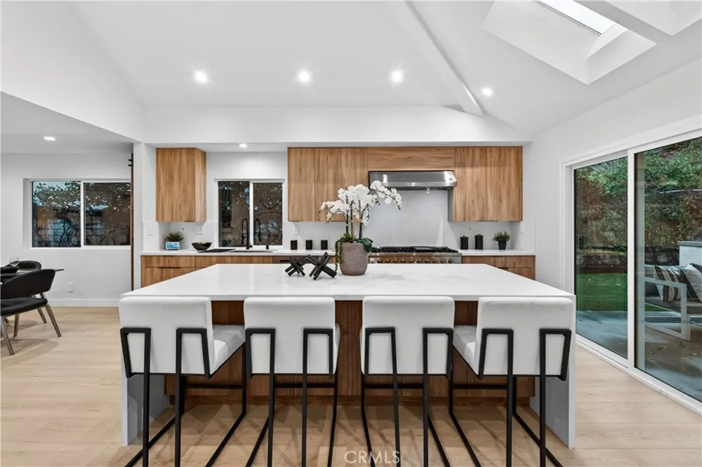 5506 Forest Cove Lane Agoura Hills, CA 90301