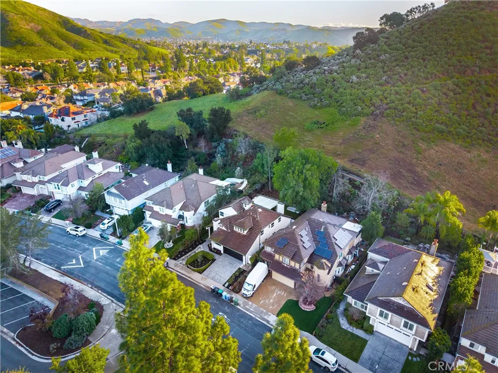 5506 Forest Cove Lane Agoura Hills, CA 90301