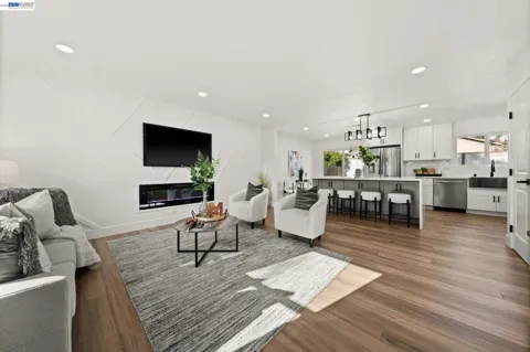 219 Omira Dr