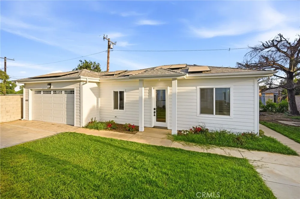 1688 E Mendocino Altadena, CA 91001
