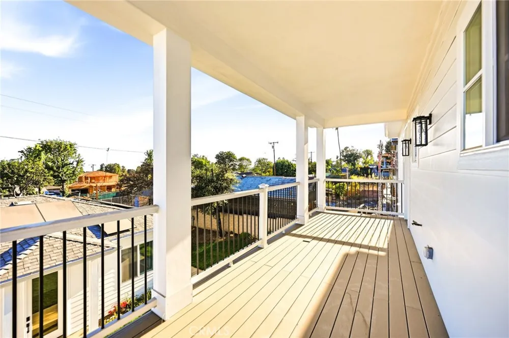 1688 E Mendocino Altadena, CA 91001