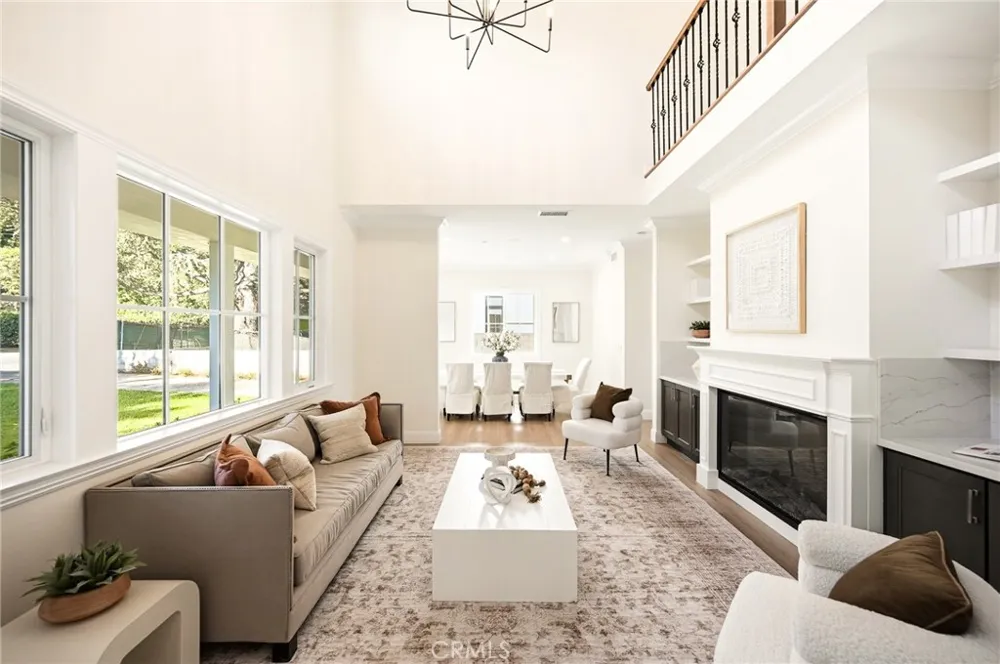 1688 E Mendocino Altadena, CA 91001