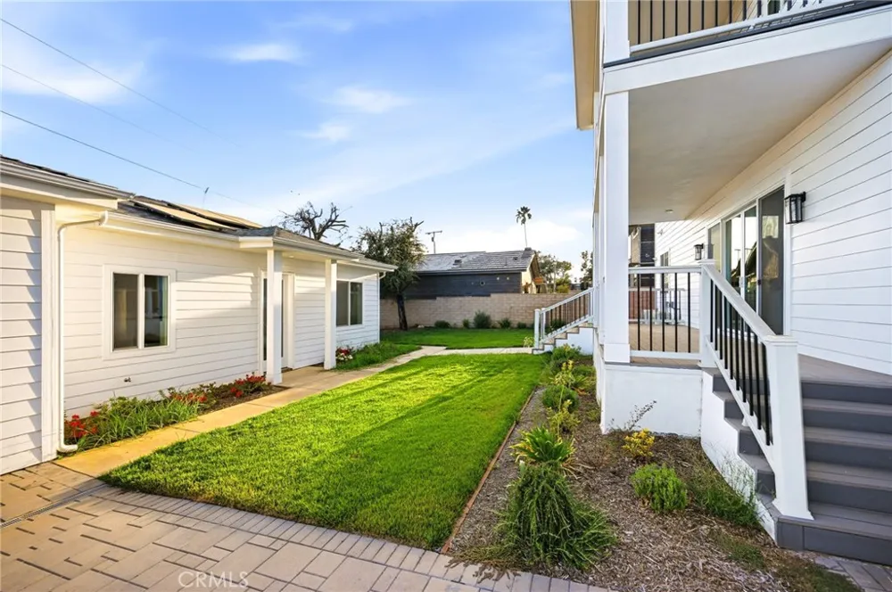 1688 E Mendocino Altadena, CA 91001