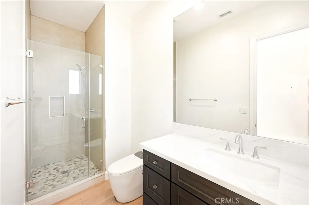 1688 E Mendocino Altadena, CA 91001
