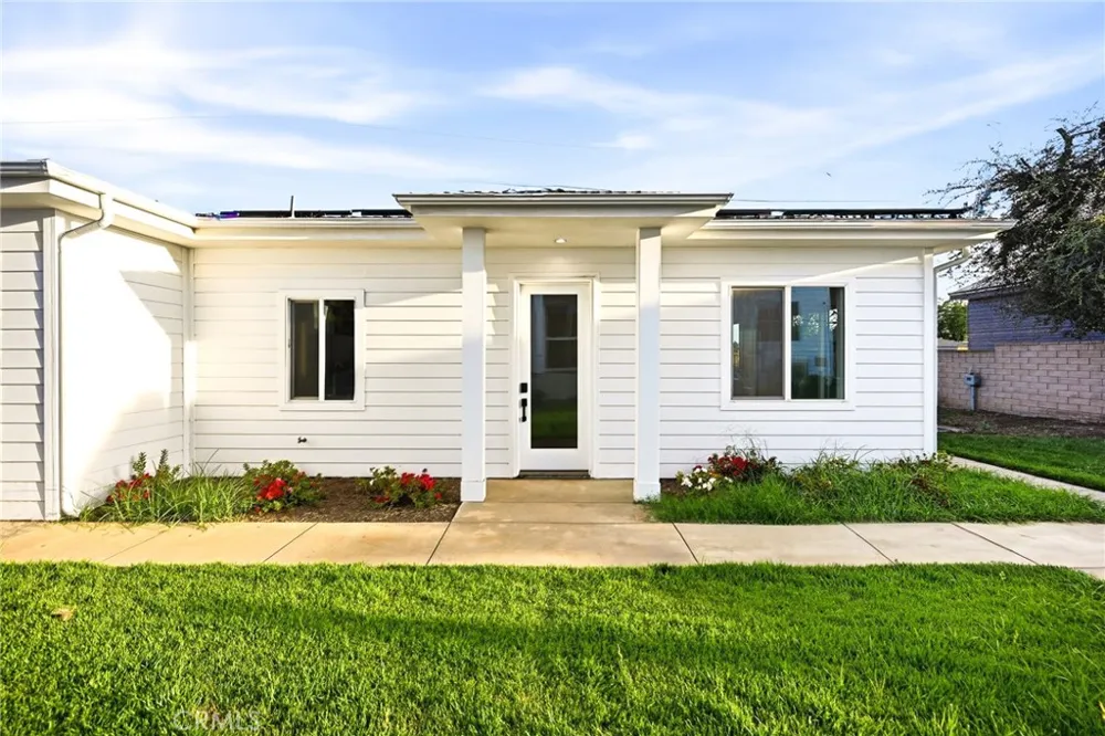 1688 E Mendocino Altadena, CA 91001