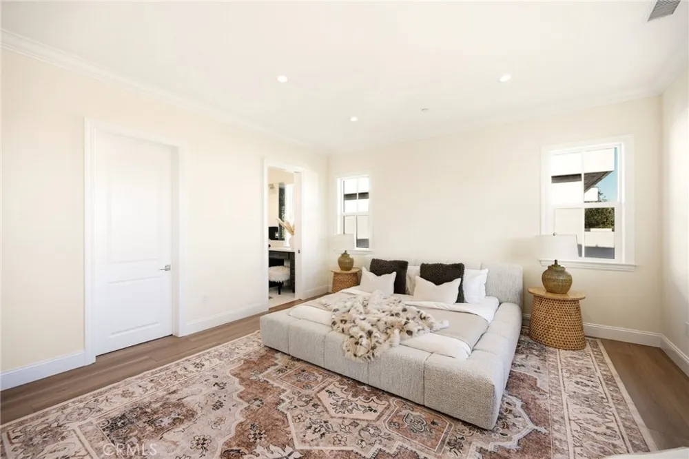 1688 E Mendocino Altadena, CA 91001