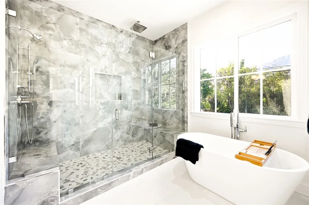 1688 E Mendocino Altadena, CA 91001