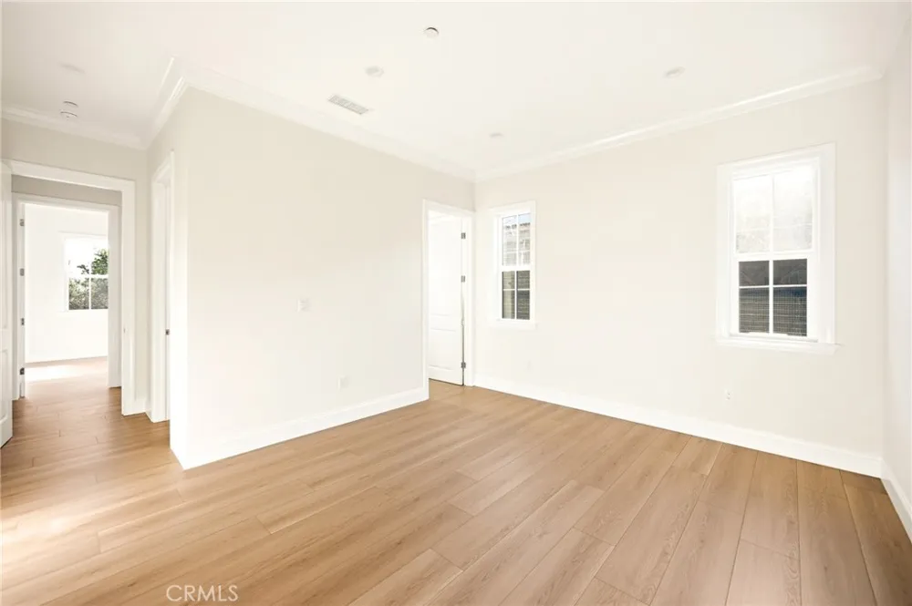 1688 E Mendocino Altadena, CA 91001