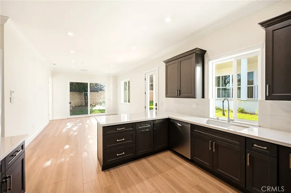 1688 E Mendocino Altadena, CA 91001