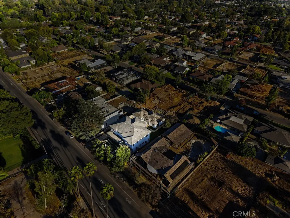 1688 E Mendocino Altadena, CA 91001