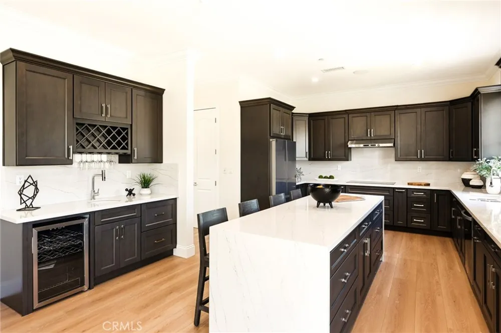 1688 E Mendocino Altadena, CA 91001