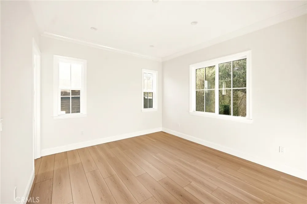 1688 E Mendocino Altadena, CA 91001