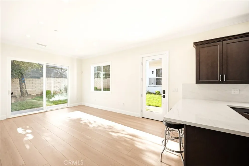 1688 E Mendocino Altadena, CA 91001