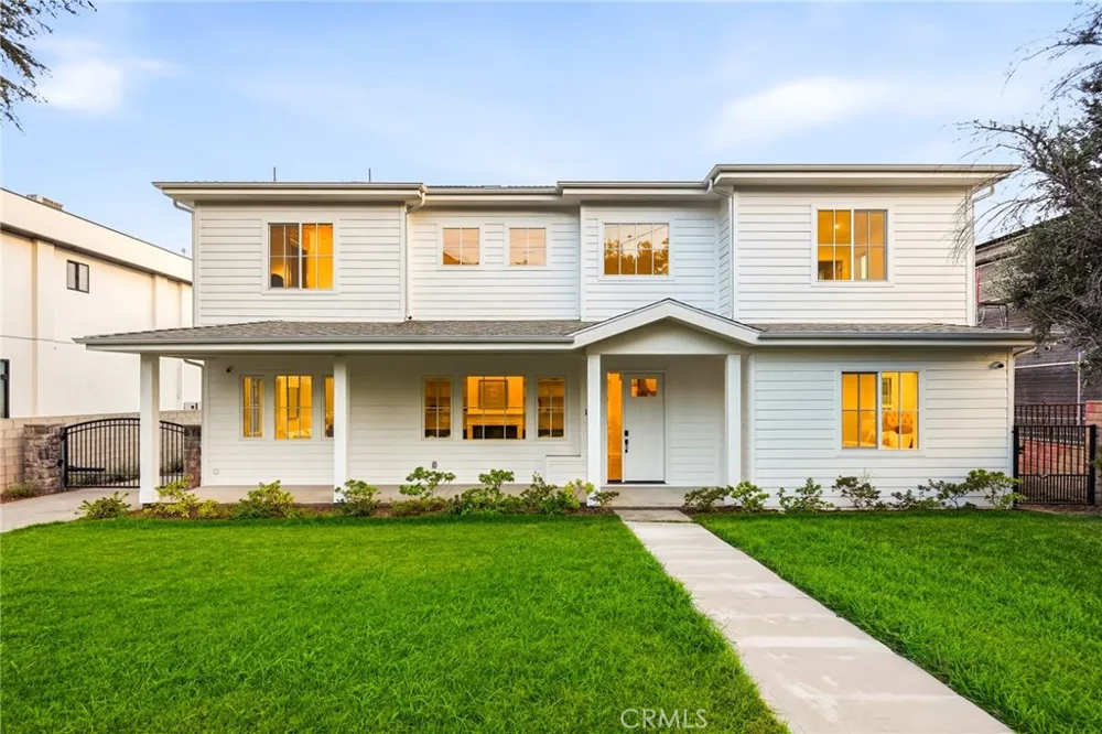 1688 E Mendocino Altadena, CA 91001
