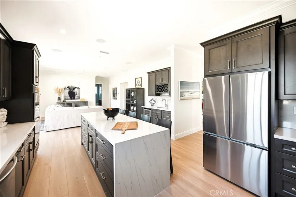 1688 E Mendocino Altadena, CA 91001