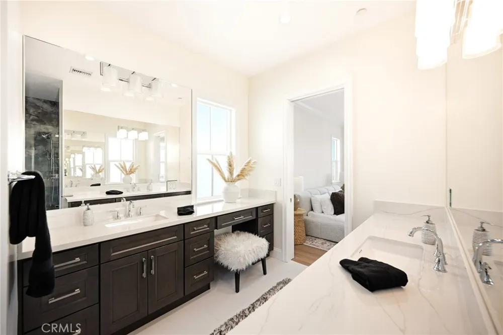 1688 E Mendocino Altadena, CA 91001