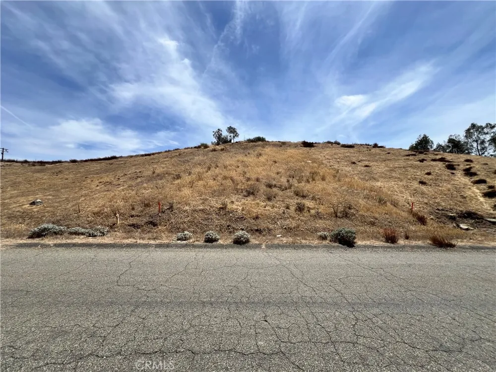 Cross Hill Drive Canyon Lake, CA 92587