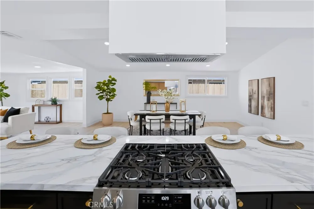 2225 Maple Costa Mesa, CA 92627