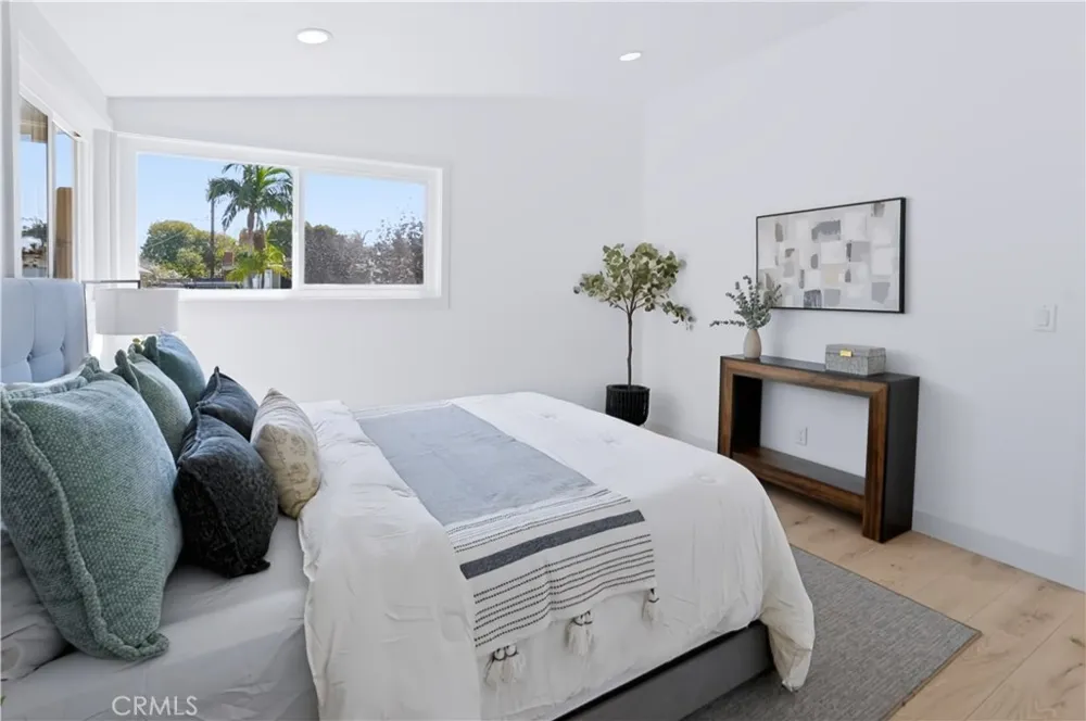 2225 Maple Costa Mesa, CA 92627