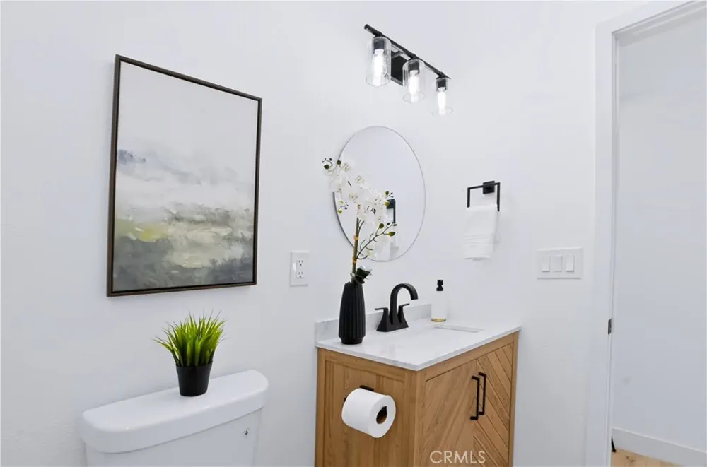 2225 Maple Costa Mesa, CA 92627