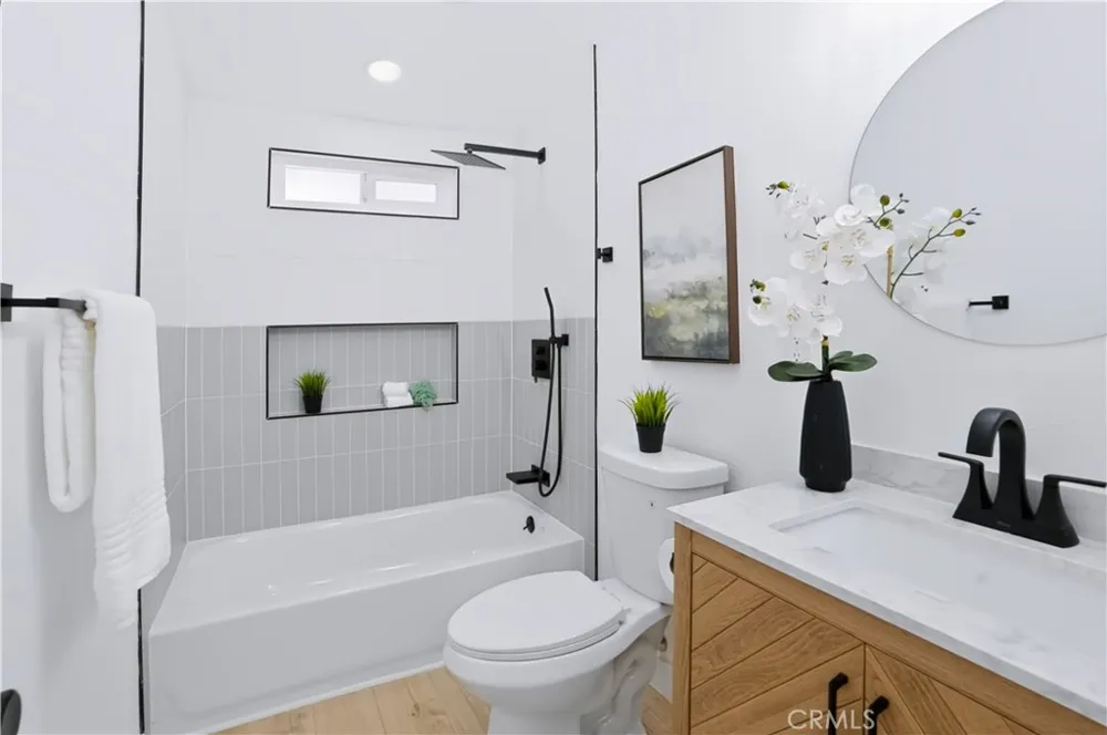 2225 Maple Costa Mesa, CA 92627
