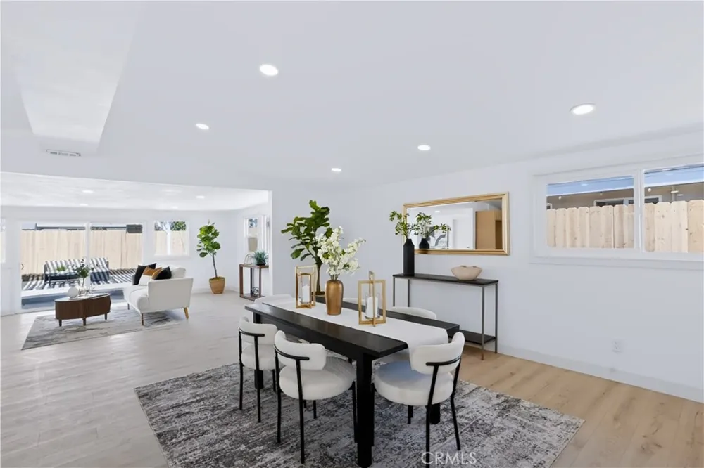 2225 Maple Costa Mesa, CA 92627
