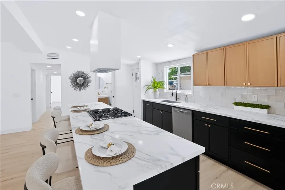 2225 Maple Costa Mesa, CA 92627
