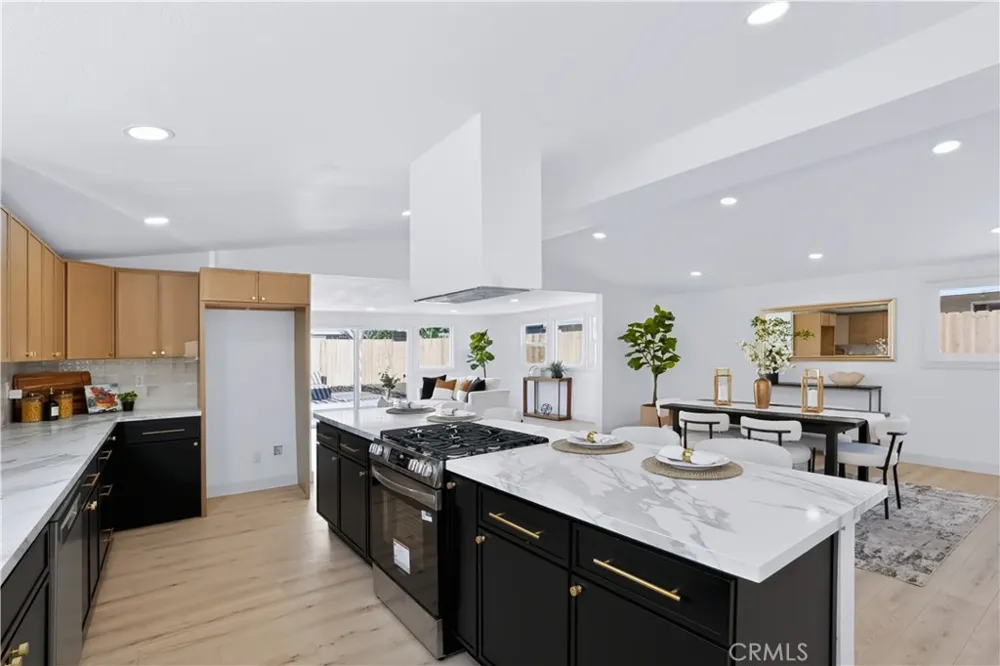 2225 Maple Costa Mesa, CA 92627