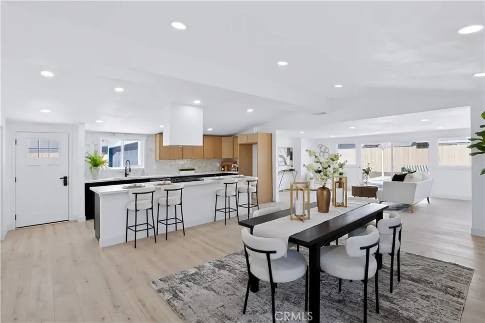 2225 Maple Costa Mesa, CA 92627