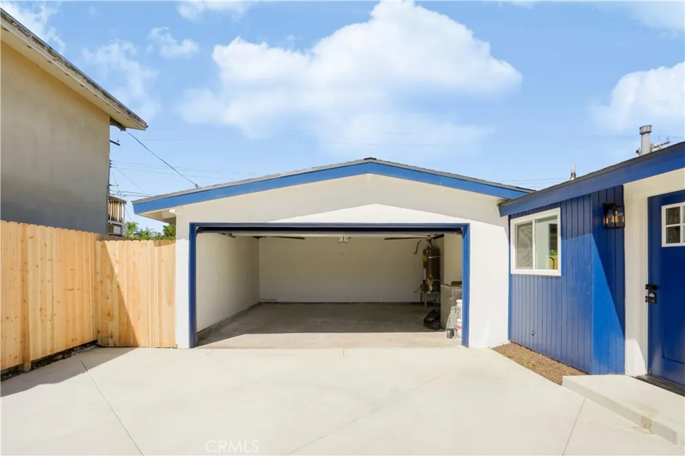 2225 Maple Costa Mesa, CA 92627