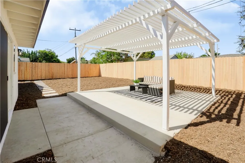 2225 Maple Costa Mesa, CA 92627