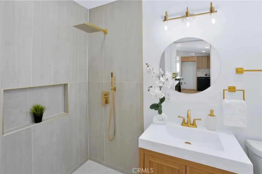 2225 Maple Costa Mesa, CA 92627