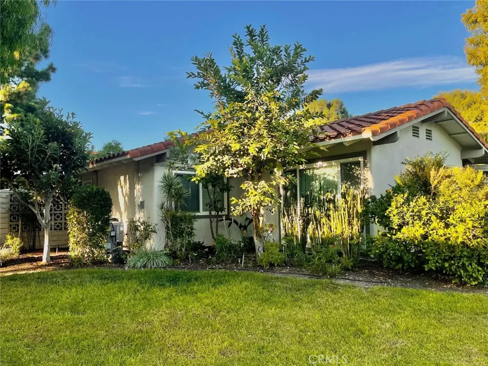 2311 Via Puerta #B Laguna Woods, CA 92637