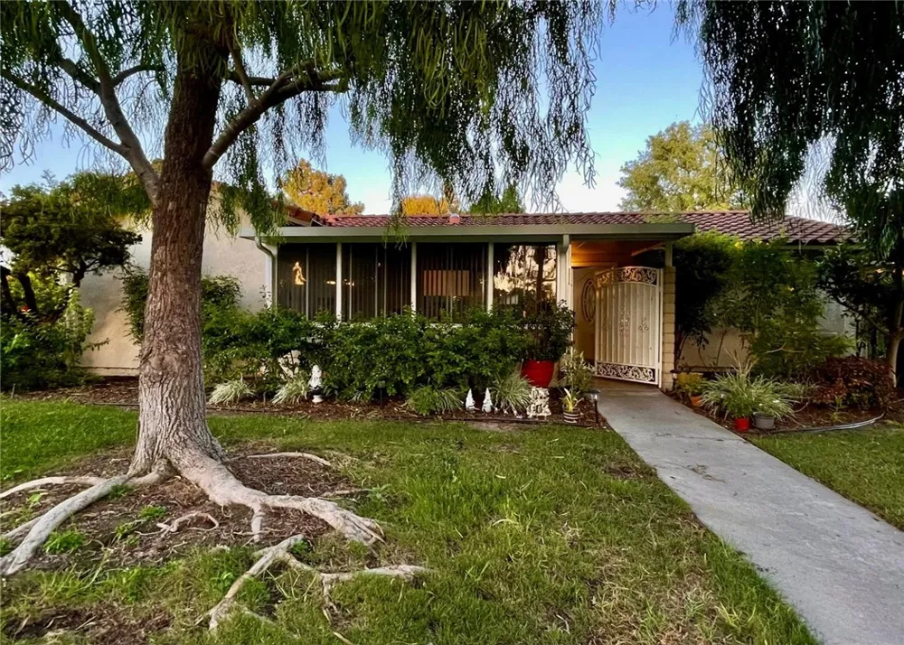 2311 Via Puerta #B Laguna Woods, CA 92637