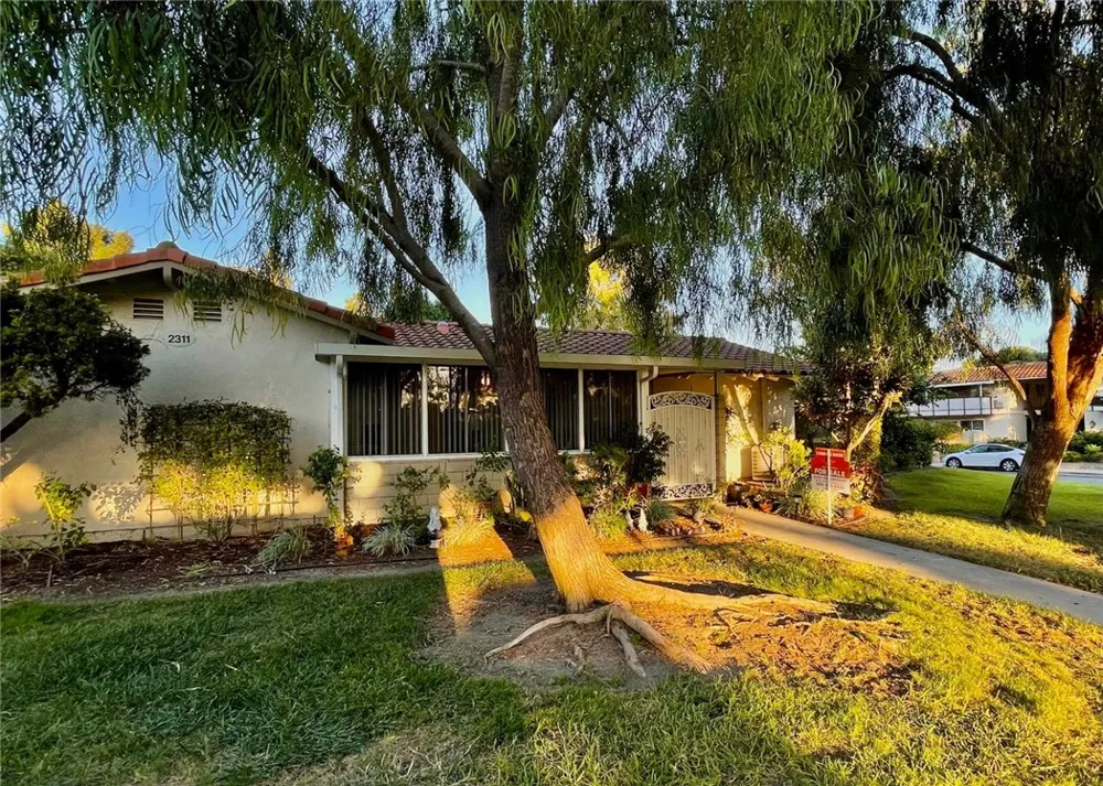 2311 Via Puerta #B Laguna Woods, CA 92637