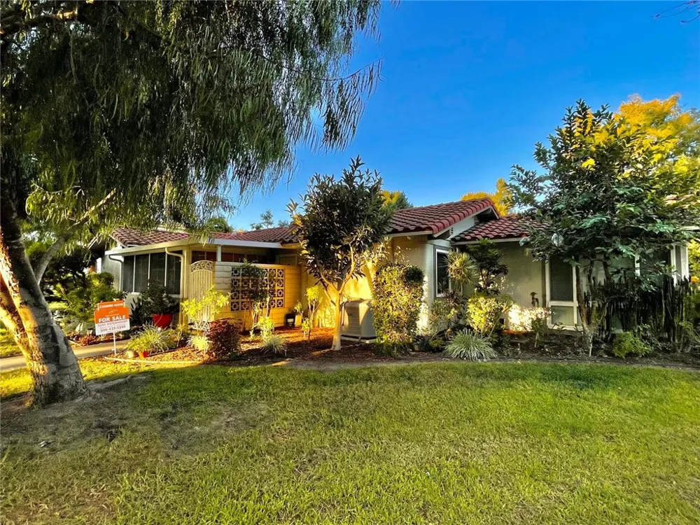 2311 Via Puerta #B Laguna Woods, CA 92637