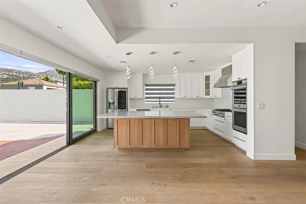 641 E Grinnell Burbank, CA 91501