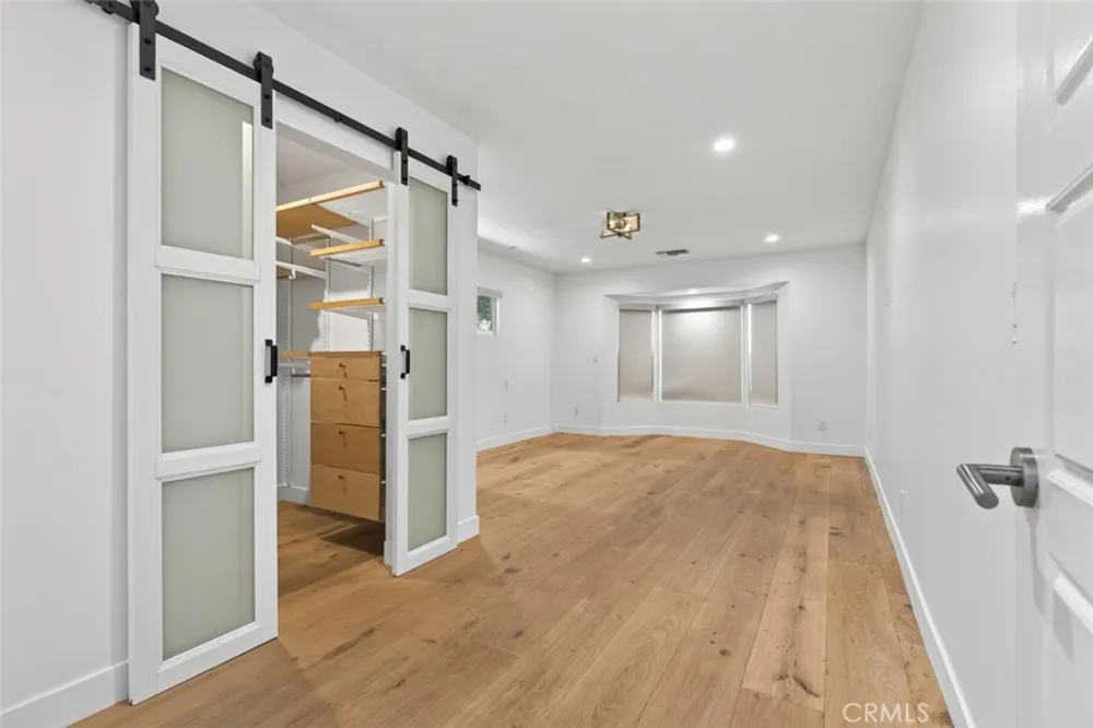 641 E Grinnell Burbank, CA 91501