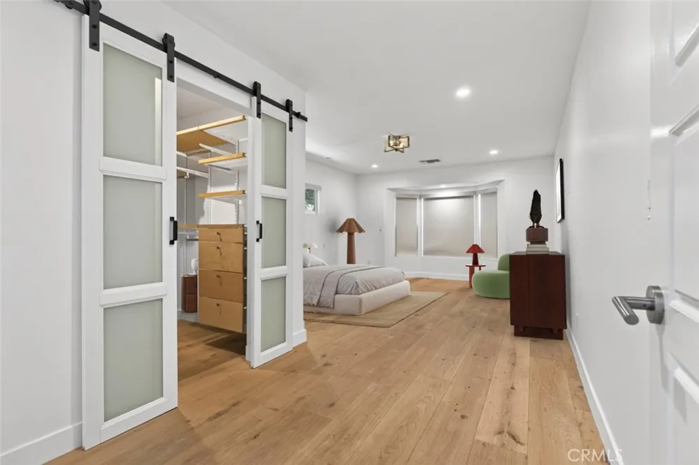 641 E Grinnell Burbank, CA 91501