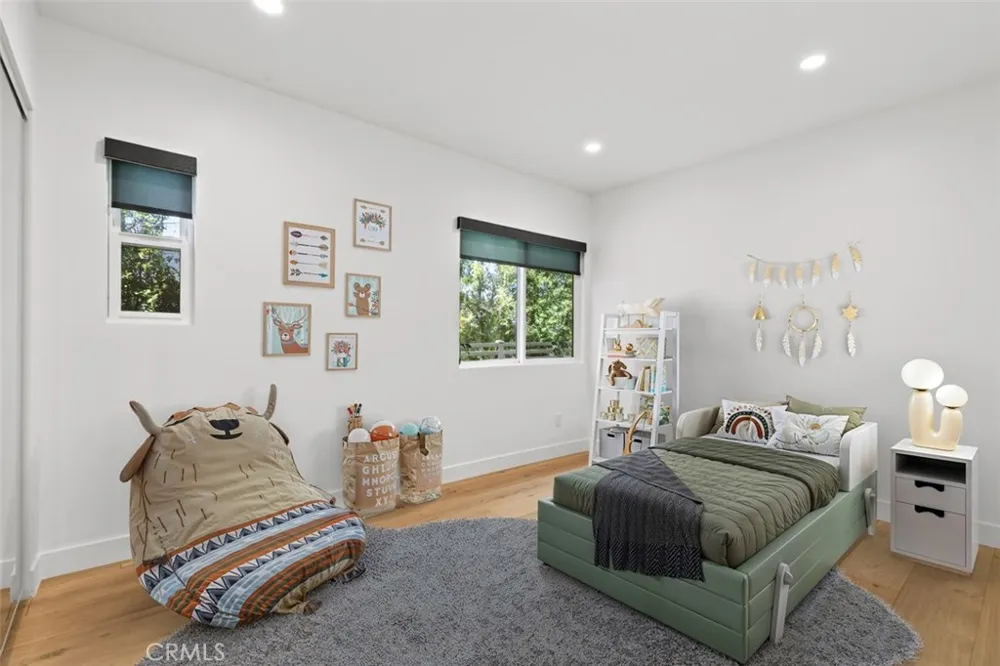 641 E Grinnell Burbank, CA 91501