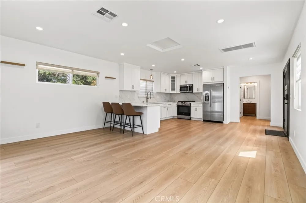 641 E Grinnell Burbank, CA 91501