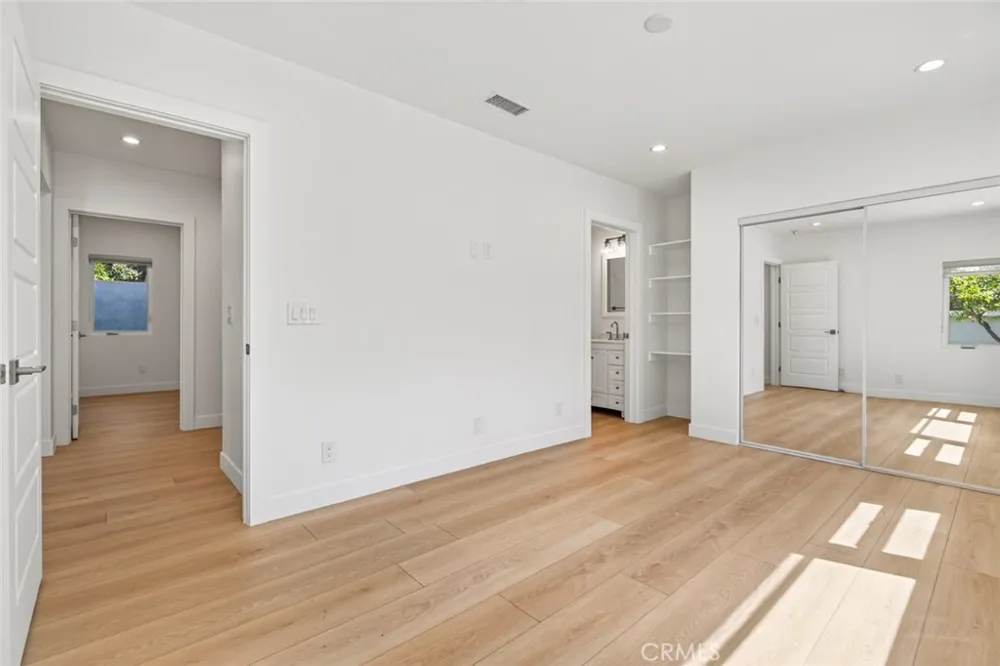 641 E Grinnell Burbank, CA 91501