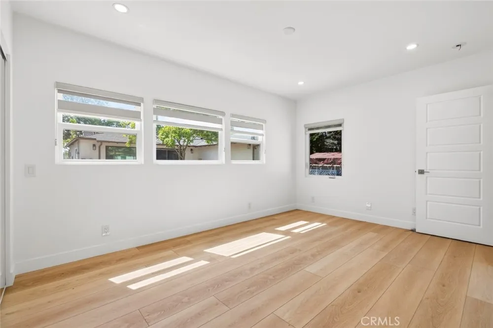 641 E Grinnell Burbank, CA 91501
