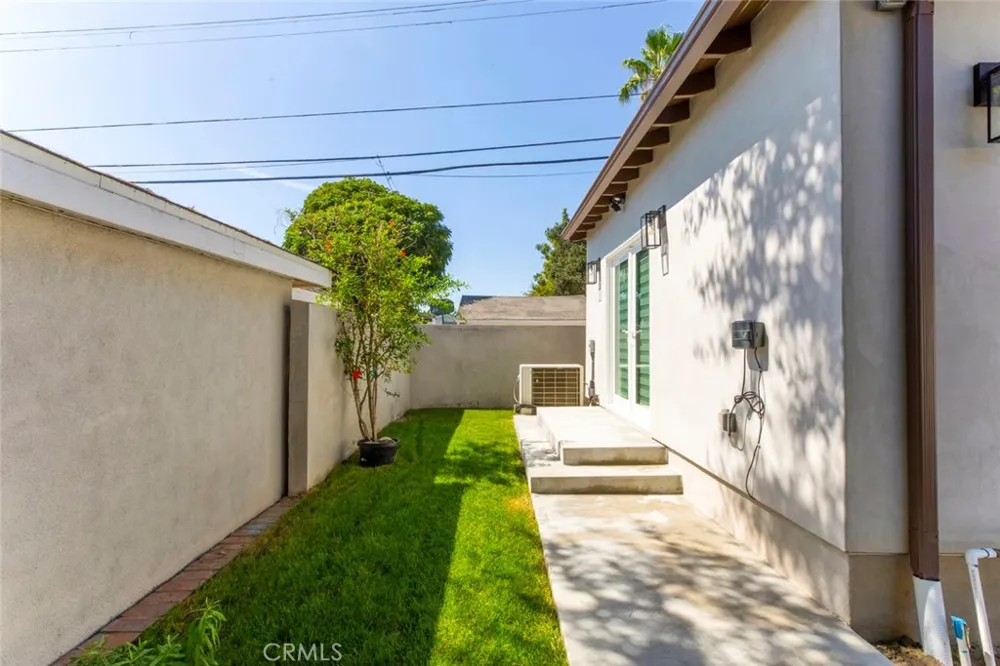 641 E Grinnell Burbank, CA 91501
